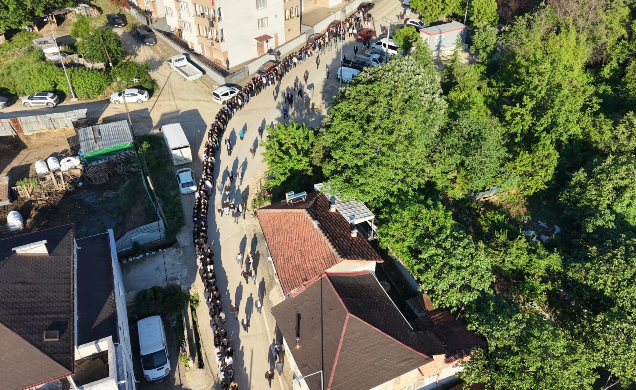 60 yıldır süren gelenek: Bayramlaşmada 1 kilometrelik kuyruk oluştu