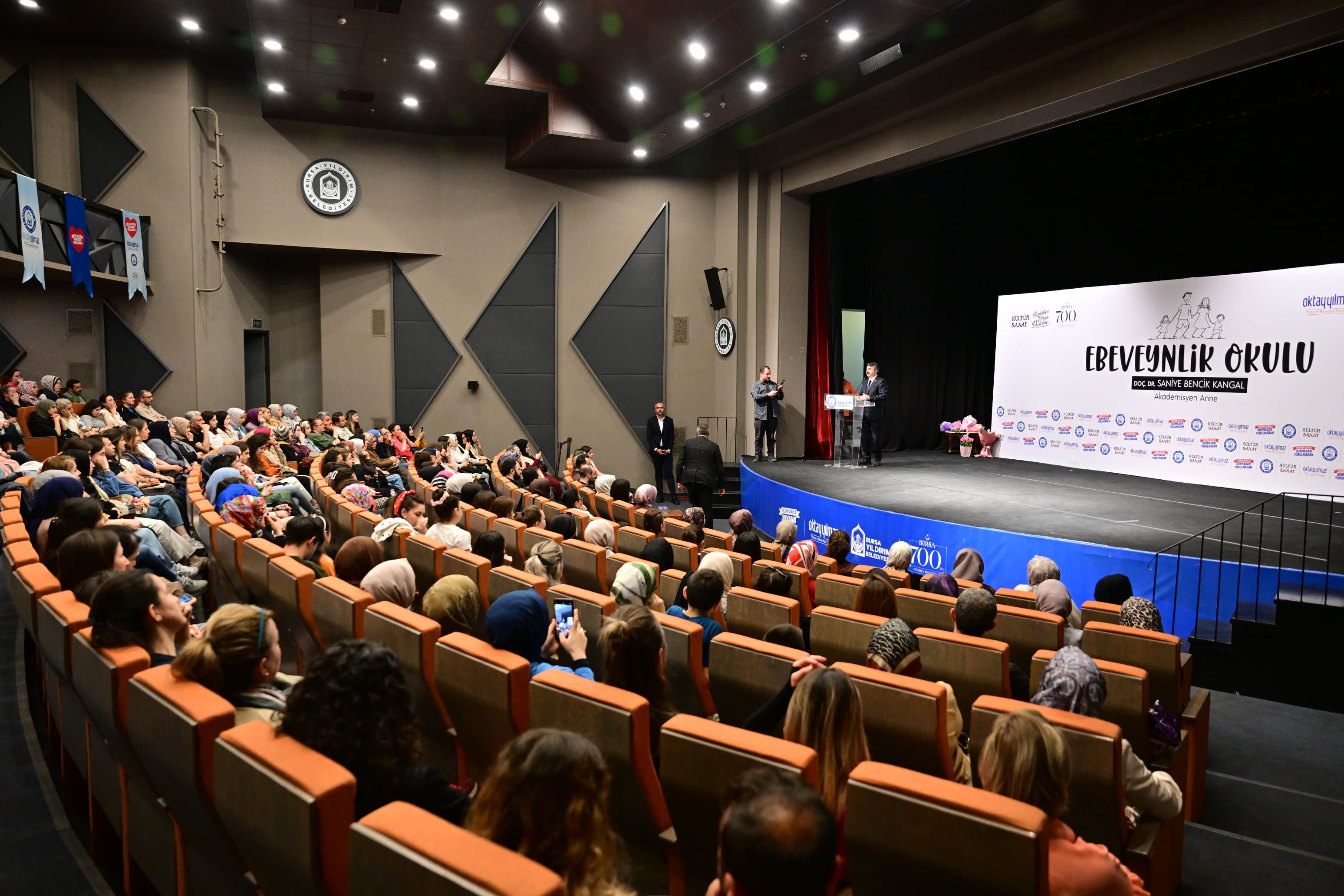 ‘Akademisyen Anne Yıldırımlılarla Buluştu’