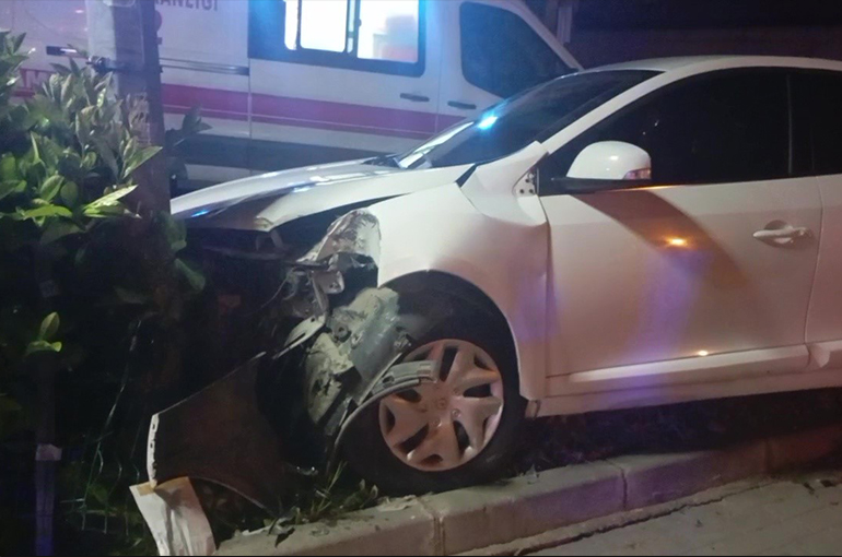 Alkollü sürücü kazaya neden oldu, araçlar hurdaya döndü