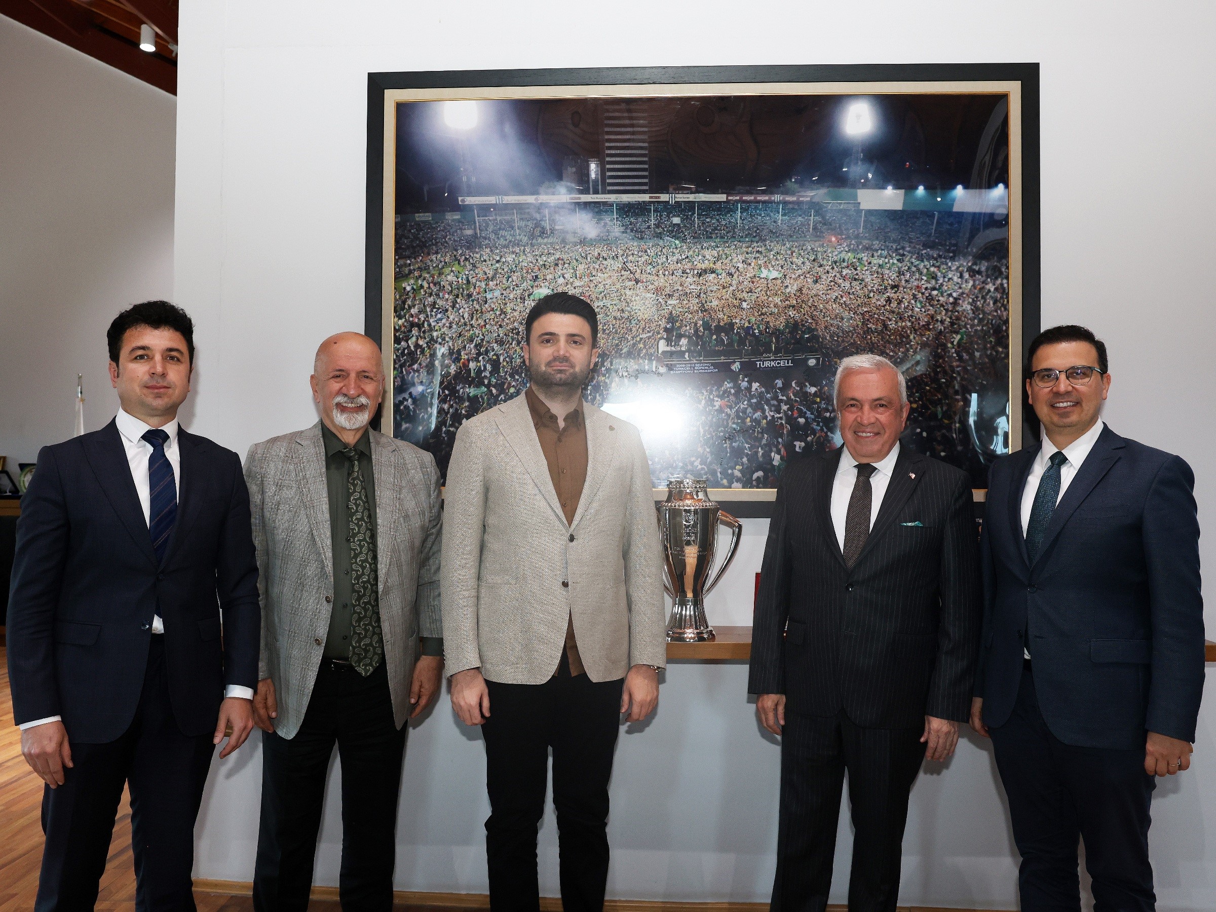 Başkan Şadi Özdemir’den Bursaspor’a tebrik ziyareti