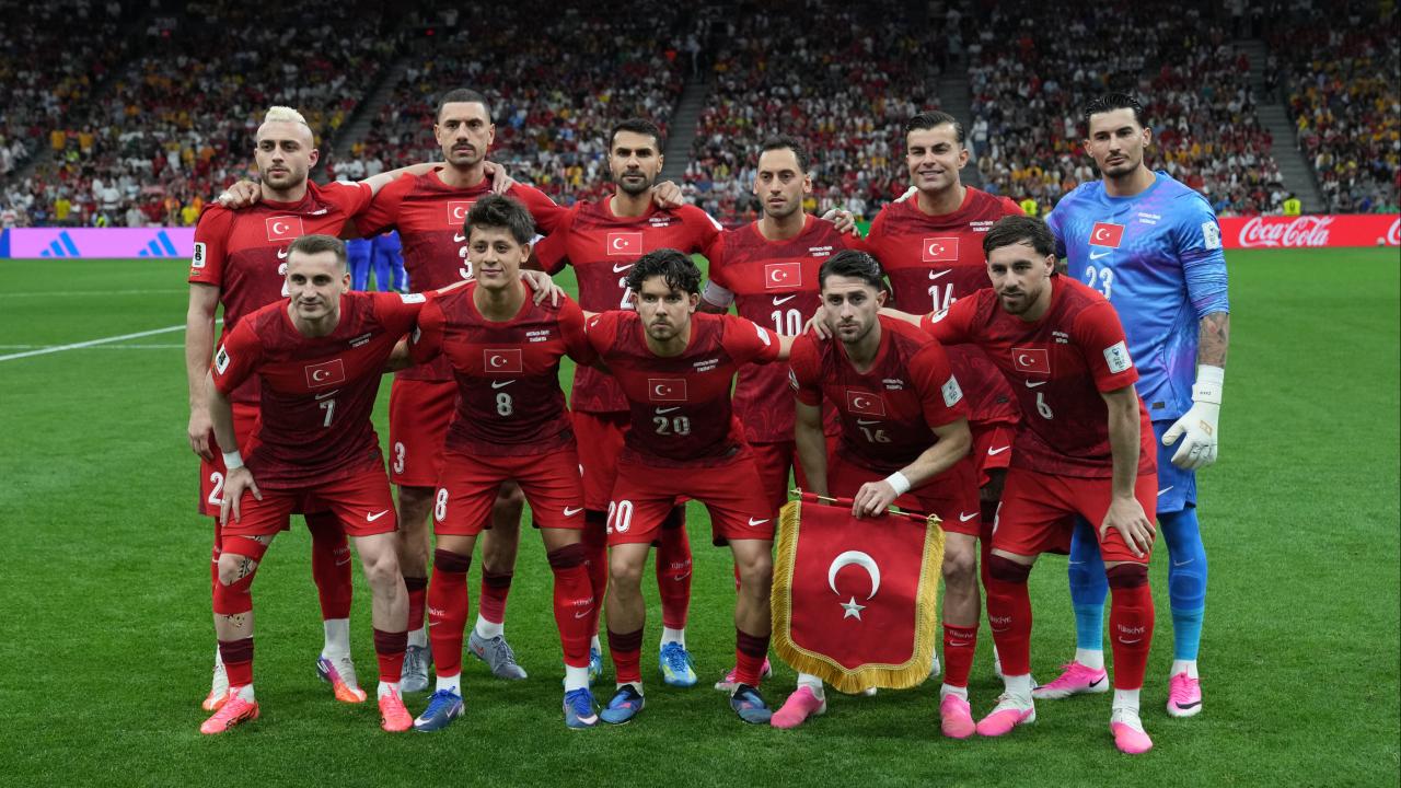 "Bizim Çocuklar" Dünya Kupası'ndaki ilk puanı için Paraguay karşısına çıkacak