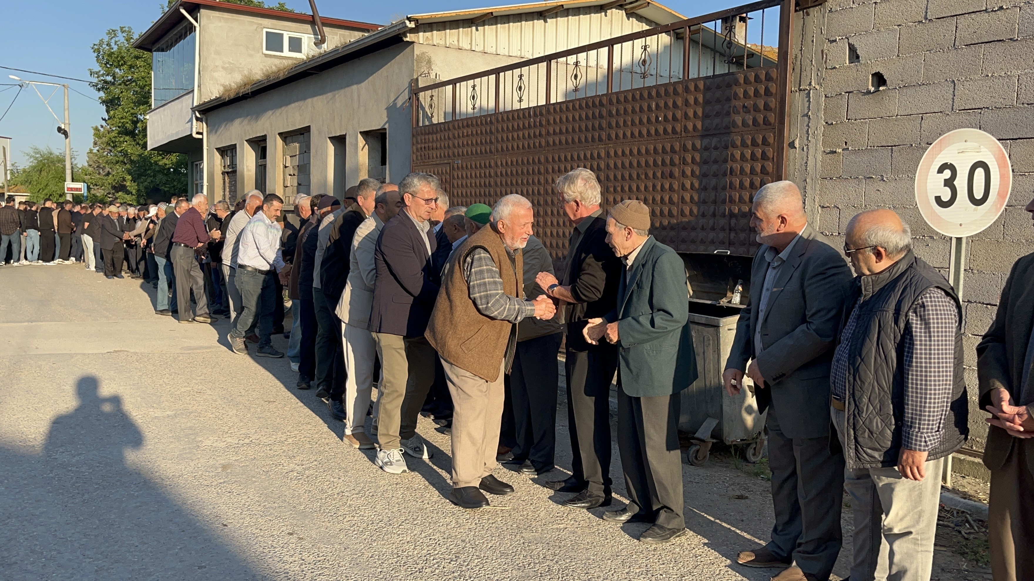 Bursa’da 110 Yıllık Bayram Geleneği: Kuyruk 1 Kilometreyi Buldu