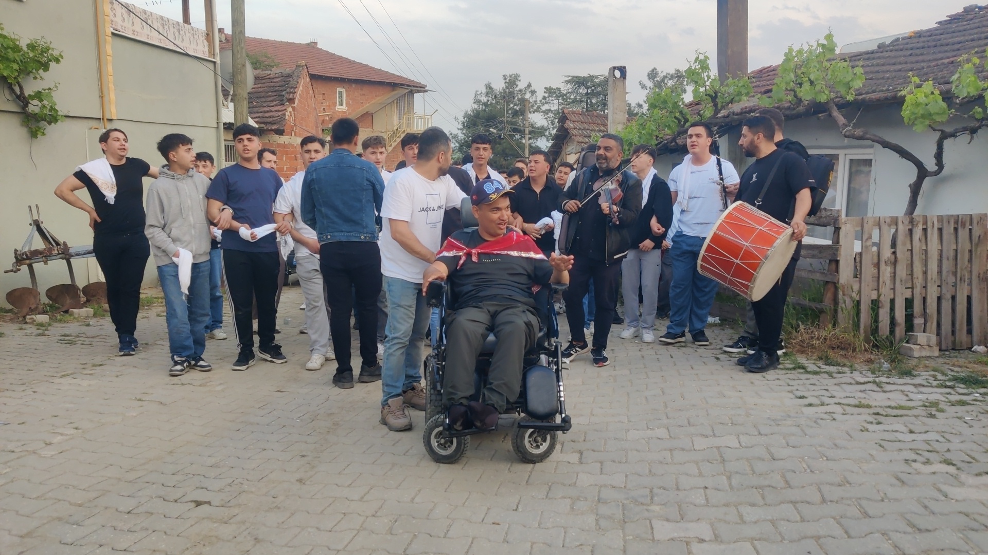 Bursa'da engelli bireye temsili asker eğlencesi yapıldı