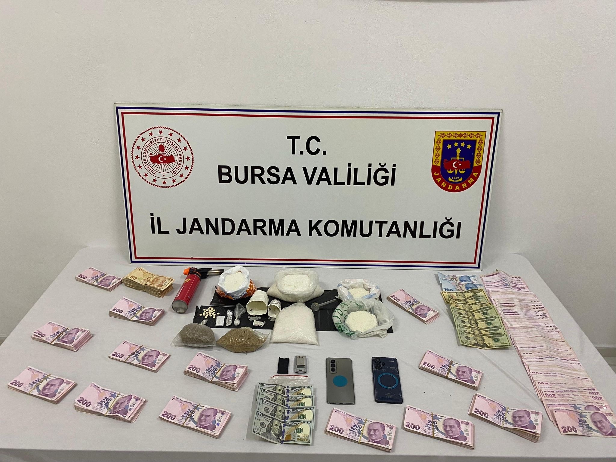 Bursa’da Uyuşturucu Operasyonu: Kilolarca Madde Ele Geçirildi