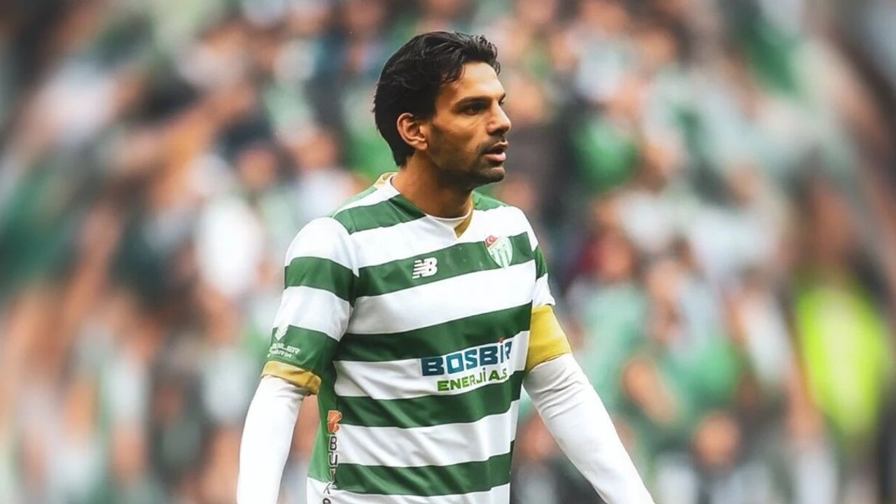 Bursaspor'da kaptan veda etti; Muhammet Demir ile yollar ayrıldı!
