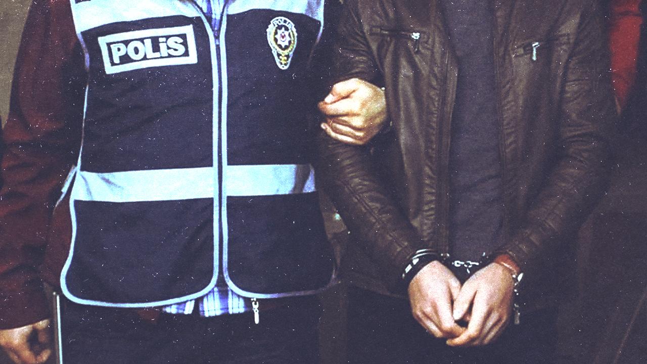FETÖ'nün hücre evlerine baskın: 9 gözaltı