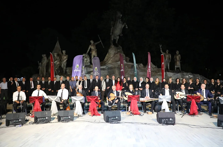 İnegöl Belediyesi TSM Korosundan Unutulmaz Konser