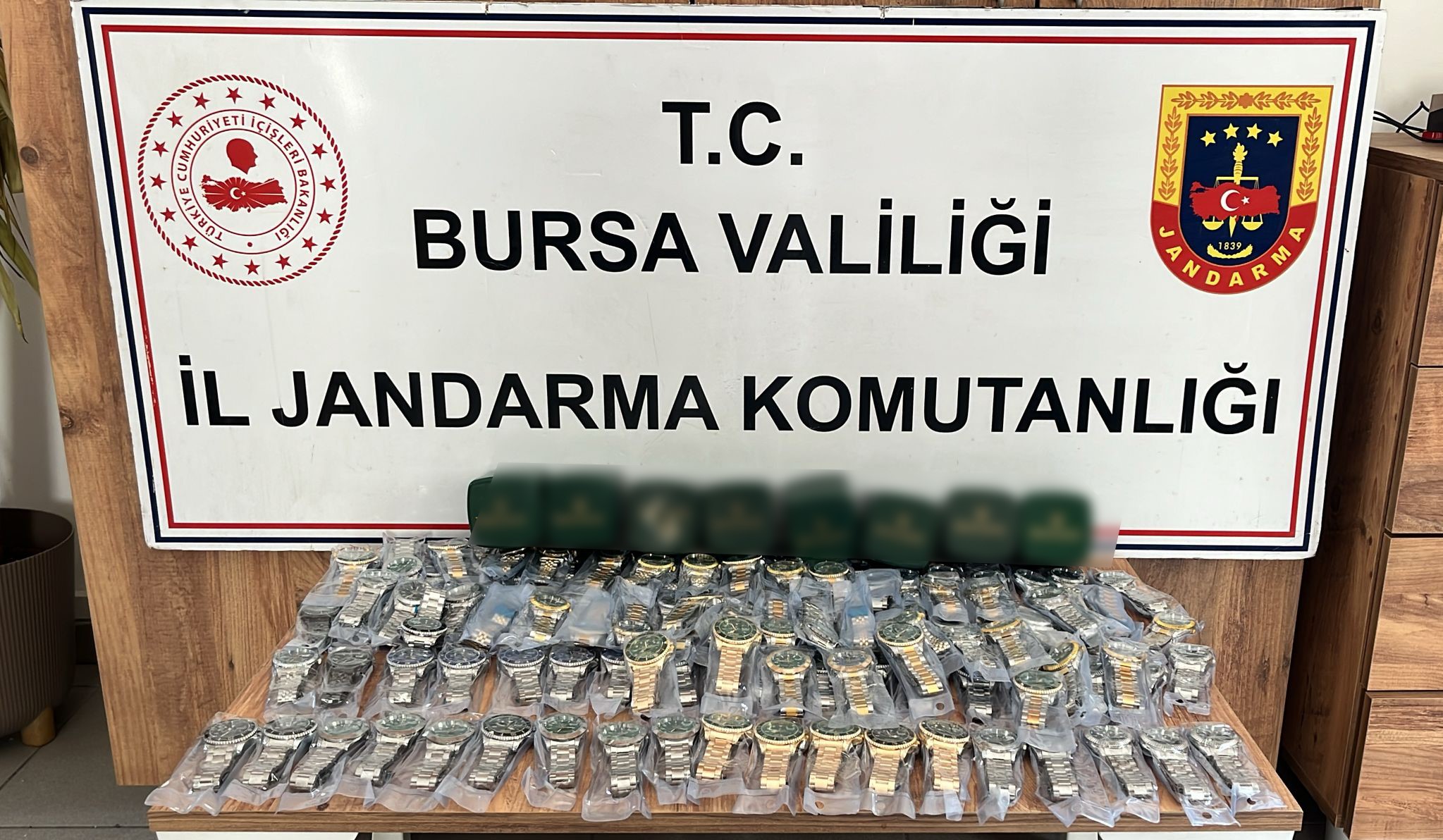 İnegöl'de 'Rolex' operasyonu