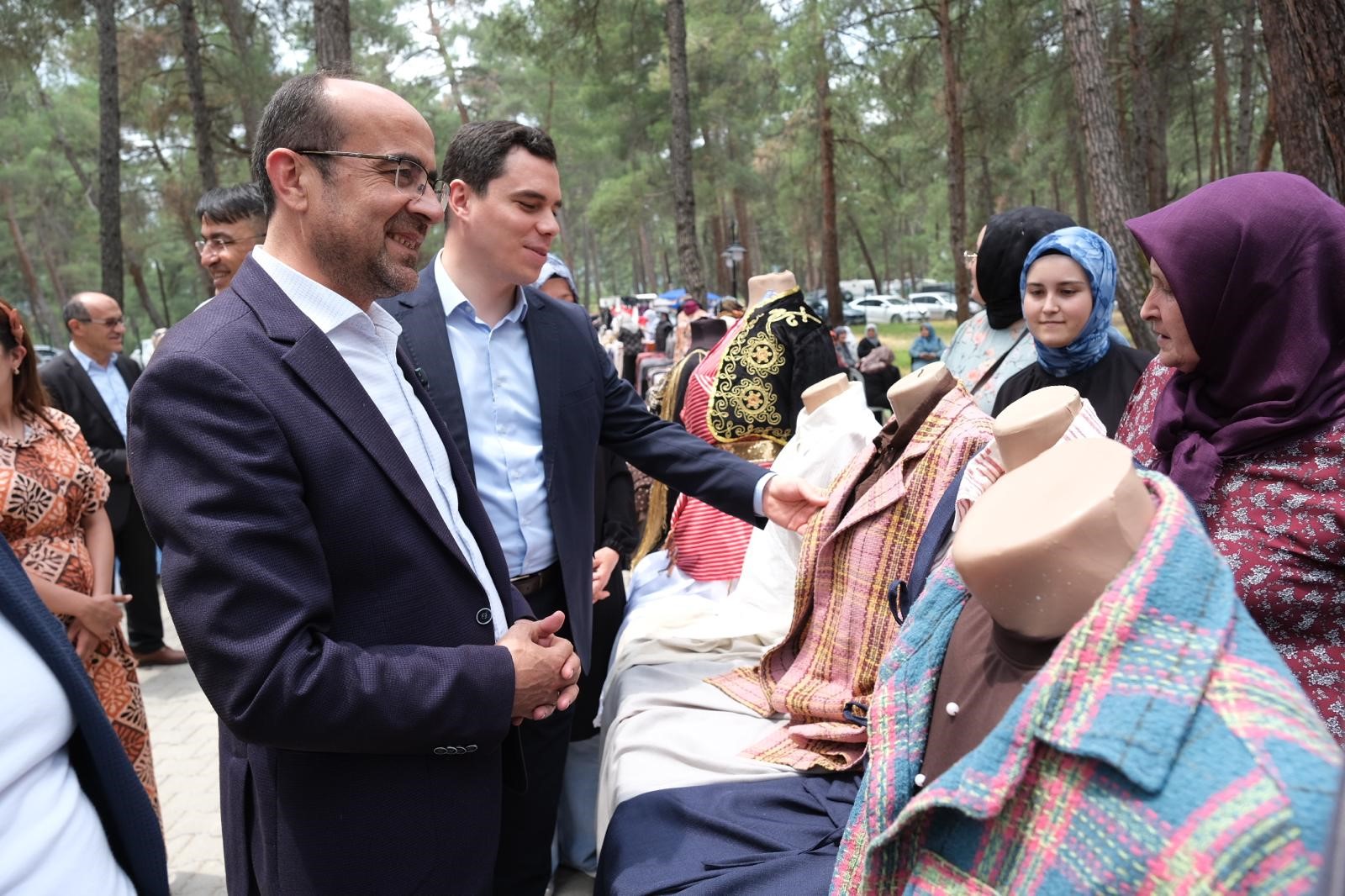 Orhaneli’de yıl sonu sergisi ve çocuk şenliği renkli görüntülere sahne oldu