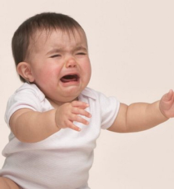 6-12 aylık bebeklerde monoton ağlamaya dikkat