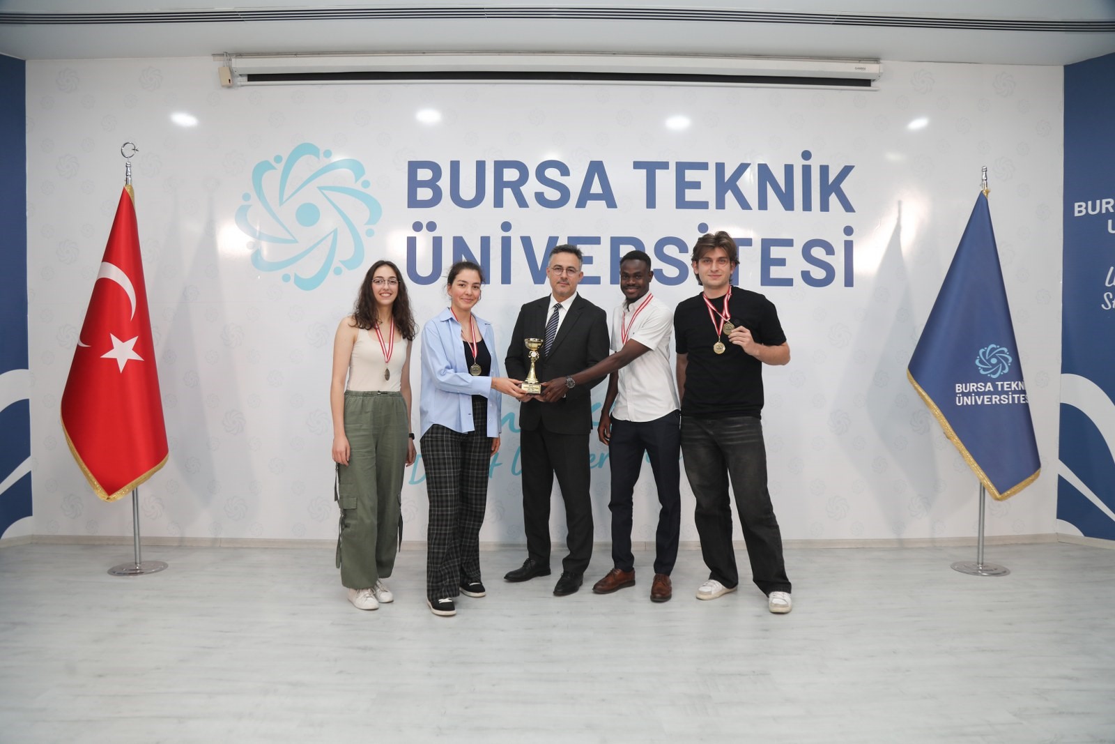 12. Rektörlük ve Gençlik Kupası’nda ödüller sahiplerini buldu