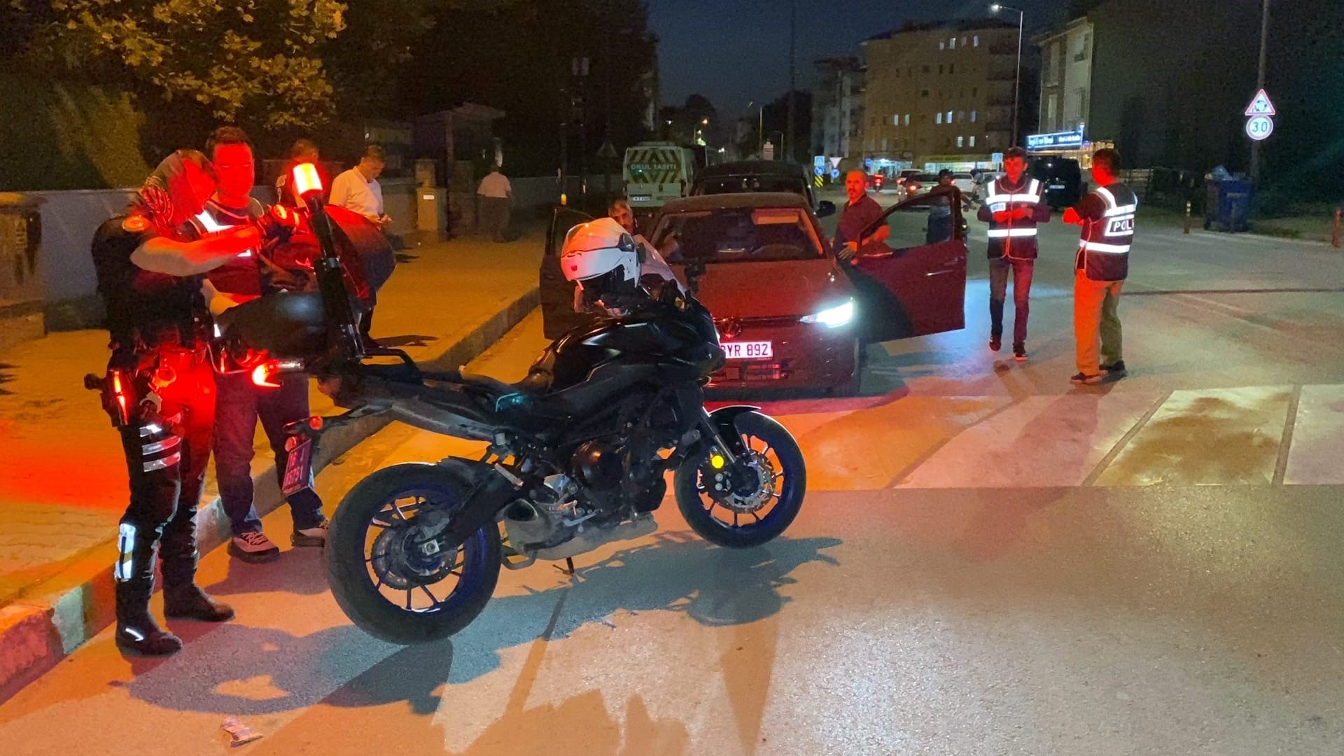 200 Polisle Asayiş Denetimi: İnegöl'de Suçlulara Geçit Yok!