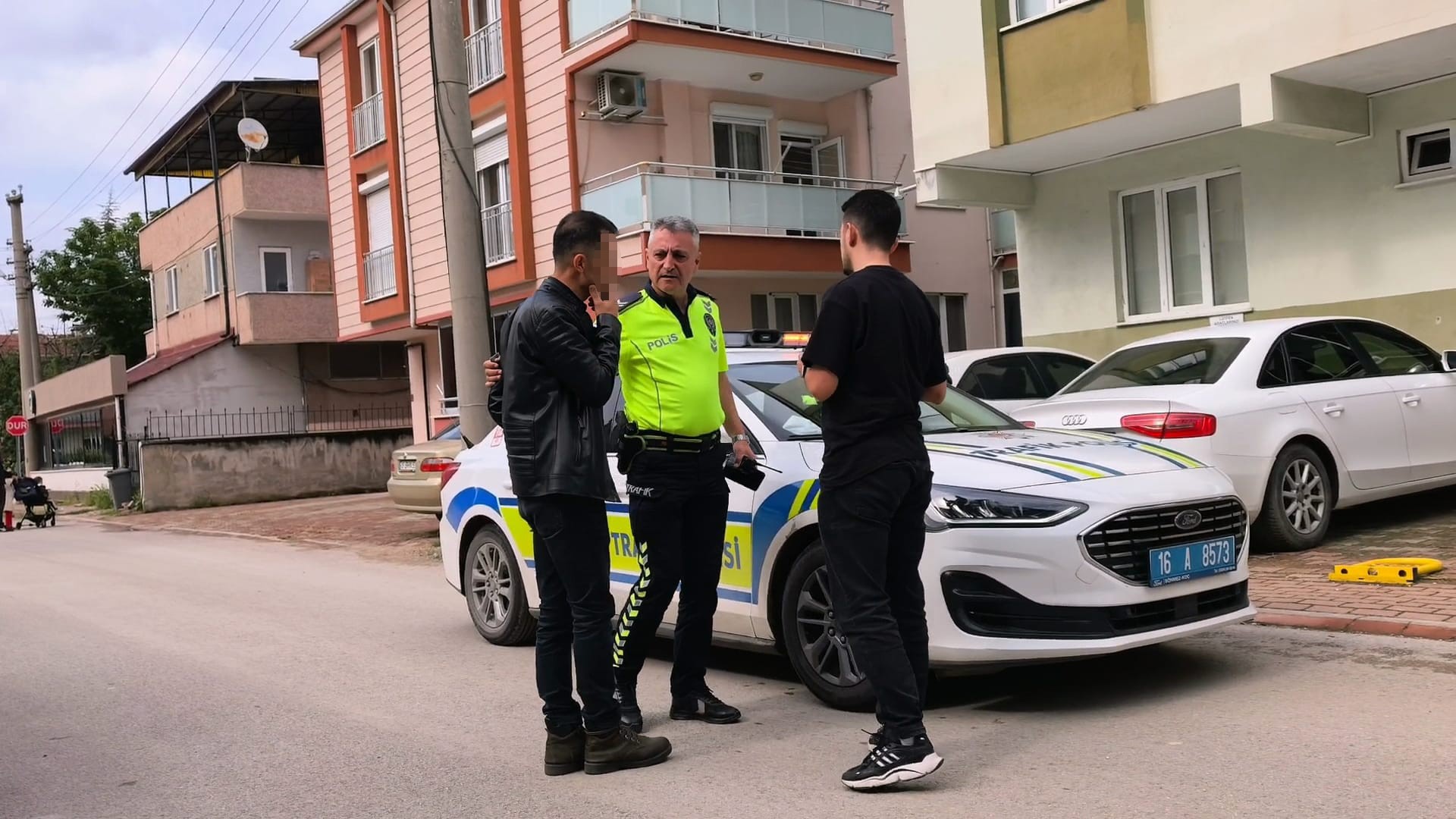 3 kilometre boyunca ters yönde ilerleyen sürücüye ceza yağdı