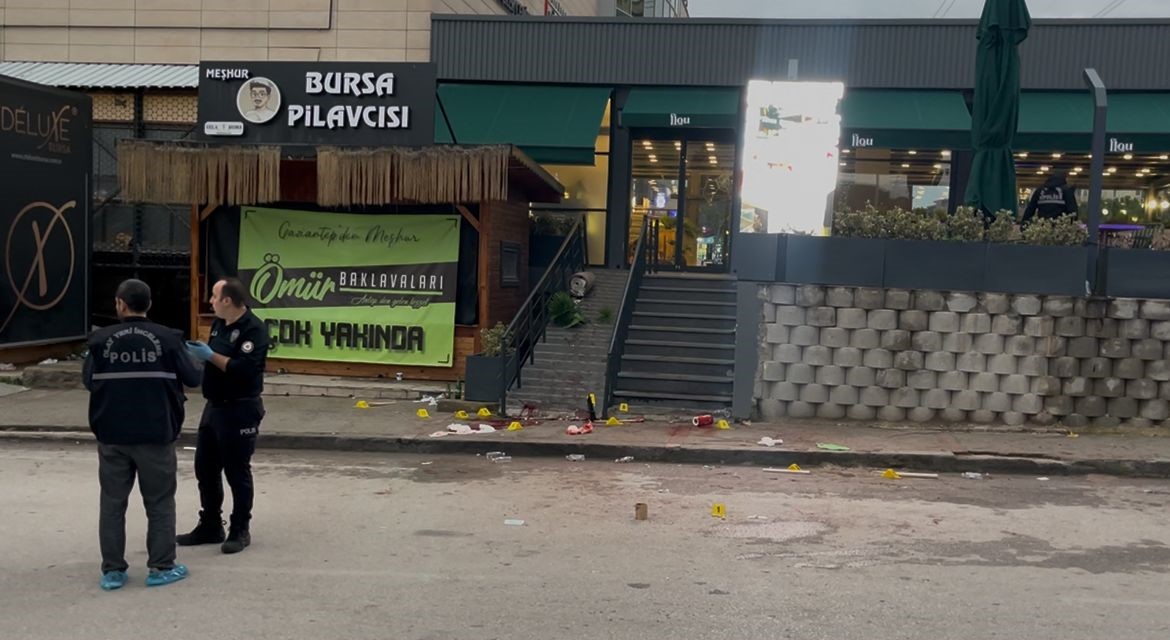 Bursa'da kafede silahlı saldırı: 1'i ağır 4 yaralı