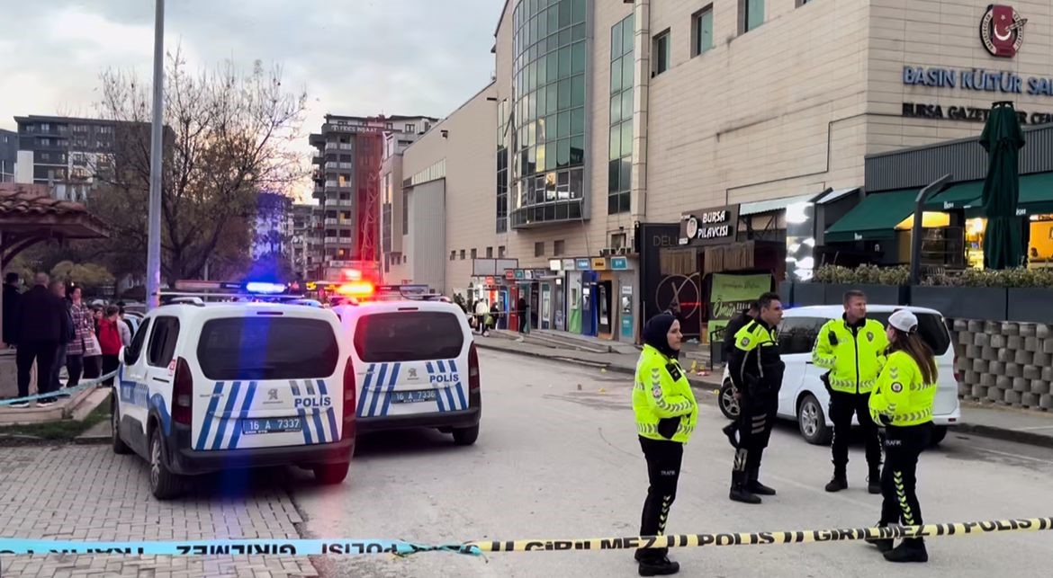 Bursa'da kafede silahlı saldırı: 1'i ağır 4 yaralı