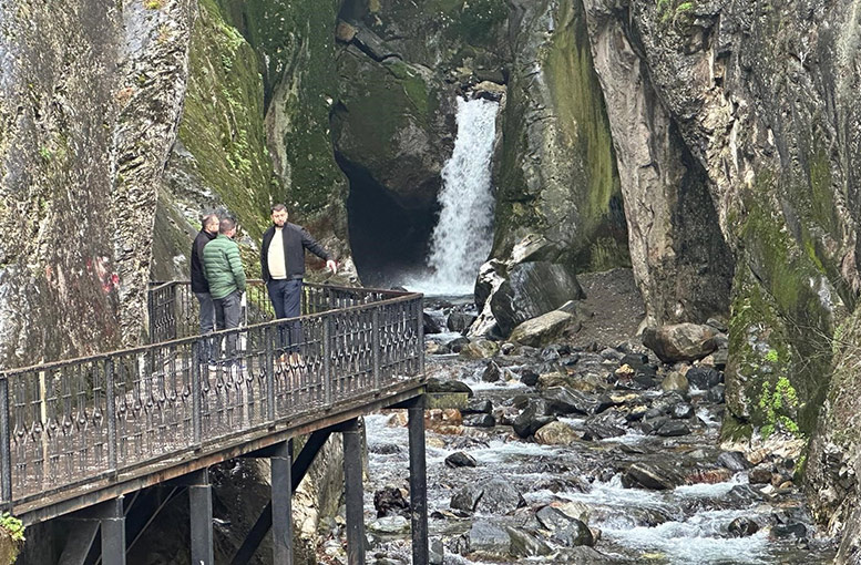 Saitabat Şelalesi yeniden coştu