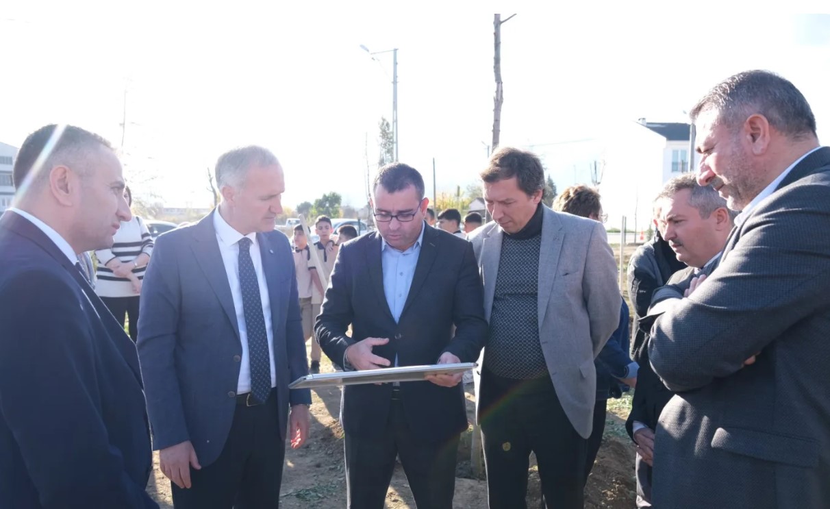 572 Fidanlı Koruluk Akhisar’a Nefes Olacak