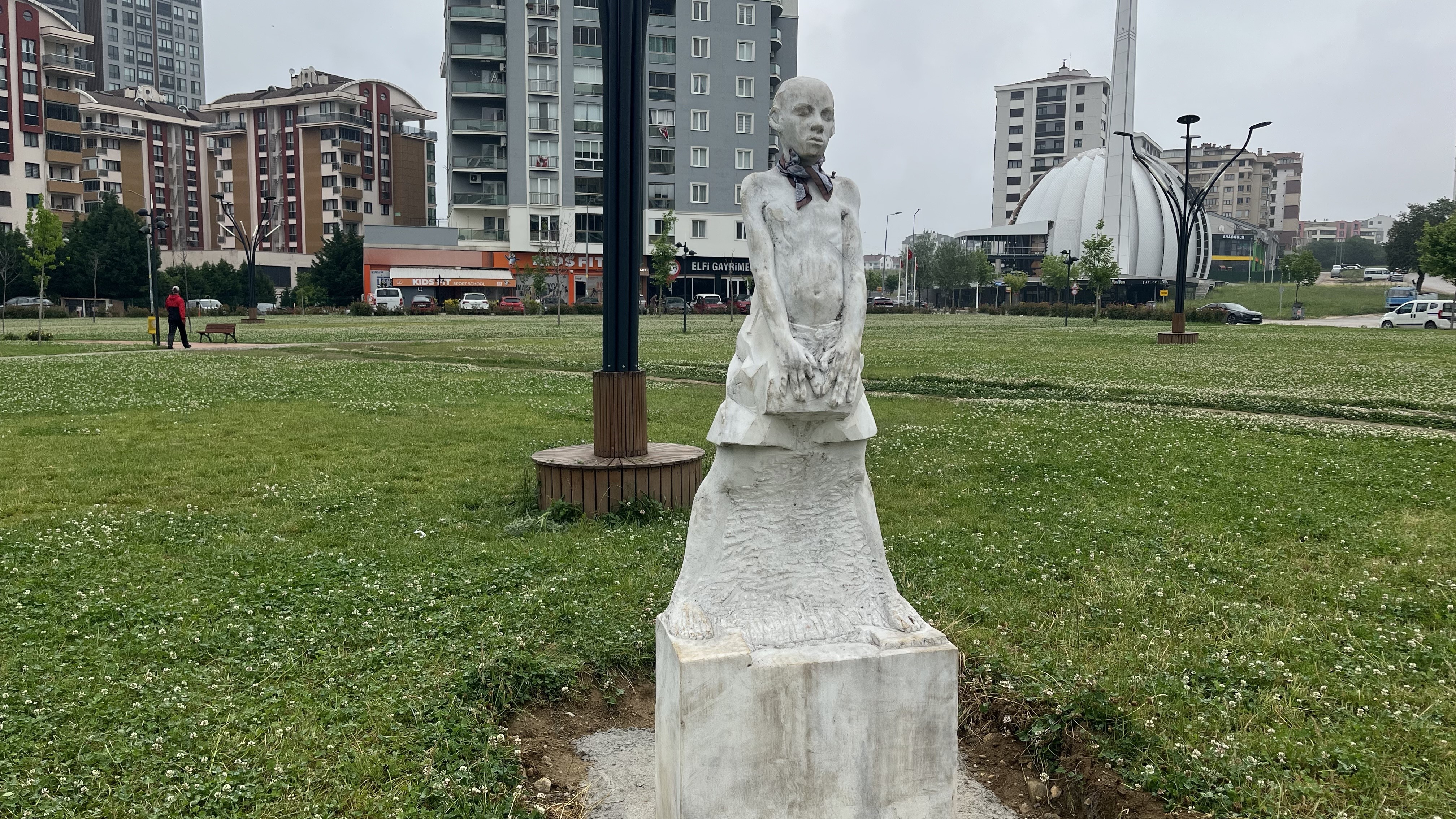 Anket sonuçlandı, belediye heykeli kaldırma kararı aldı