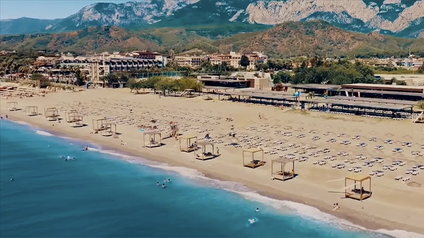 Bakan Ersoy: "2026 yılı sonunda ücretsiz halk plajı sayısı 23'e çıkacak"