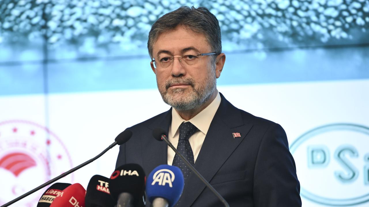 Bakan Yumaklı: Laf cambazlıklarınız beceriksizliklerinizi örtmüyor