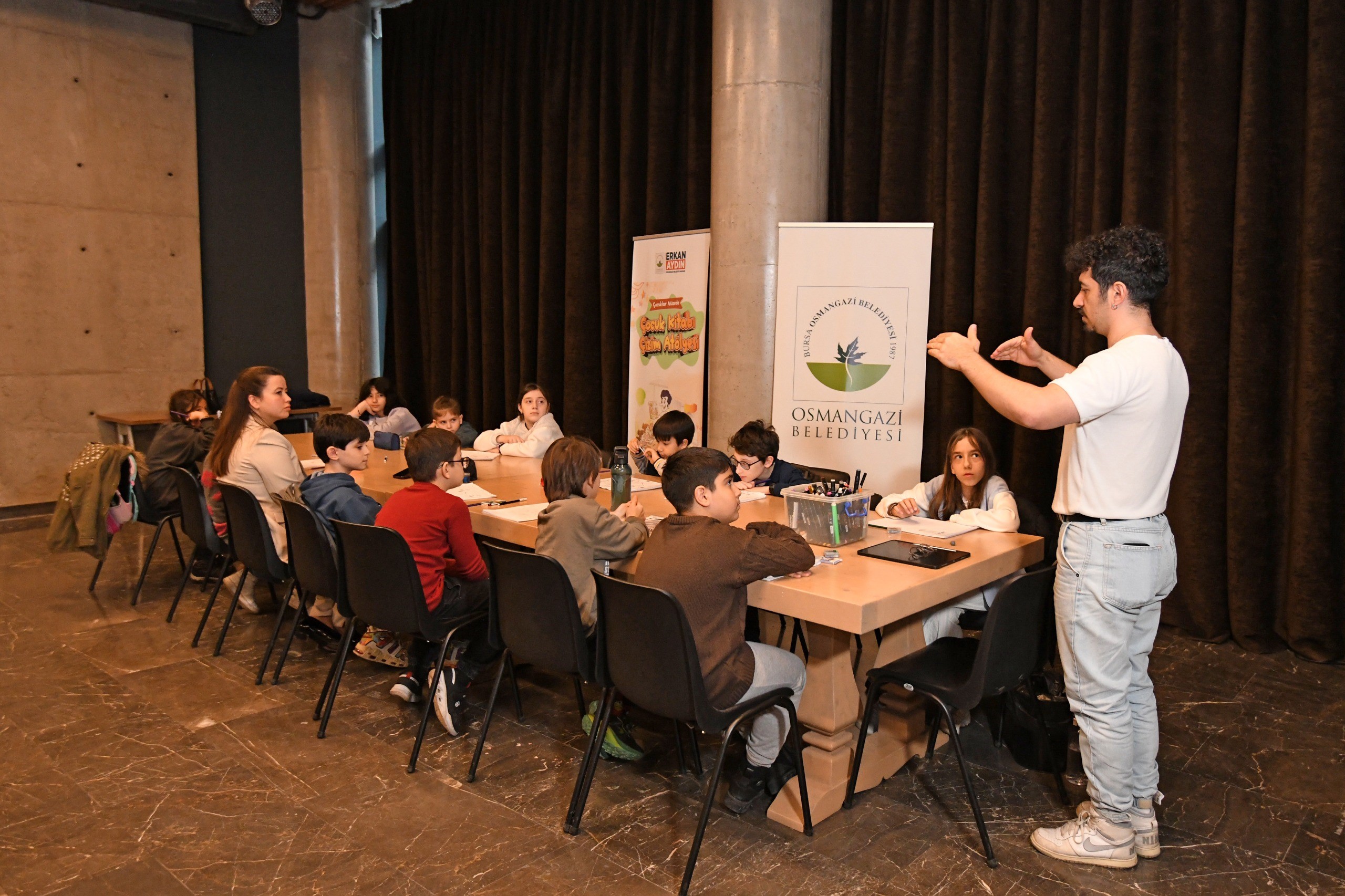 Başkan Aydın Çocukların Masalsı Dünyasına Eşlik Etti