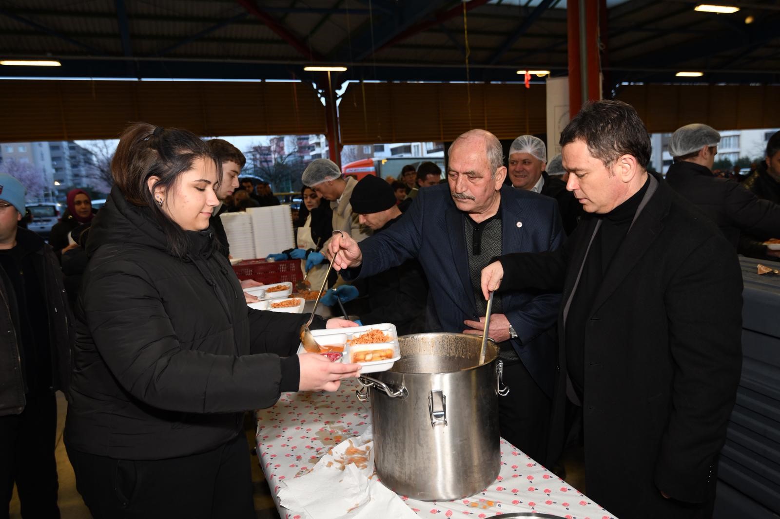 Başkan Aydın, Hamitler'de "Gönül Sofrası"nda vatandaşlarla buluştu