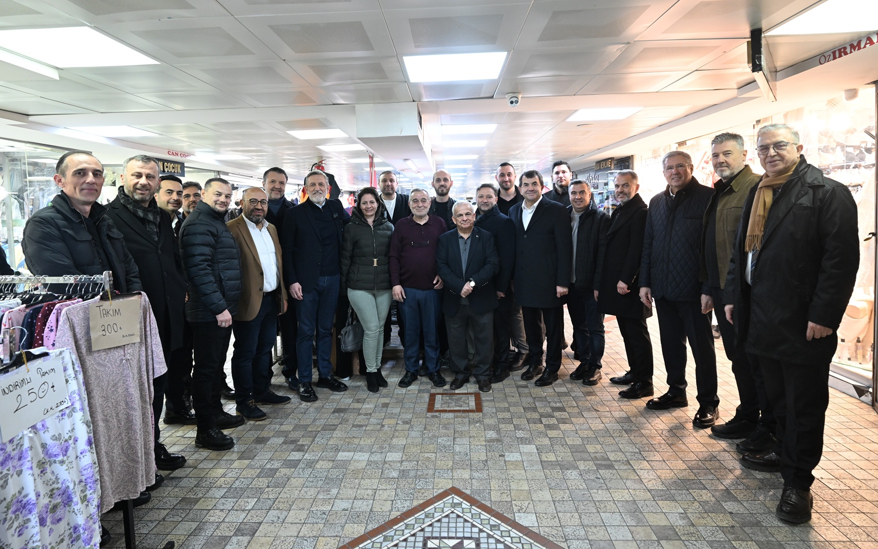 Başkan Burkay Tarihi Çarşı’da Esnafla Buluştu!