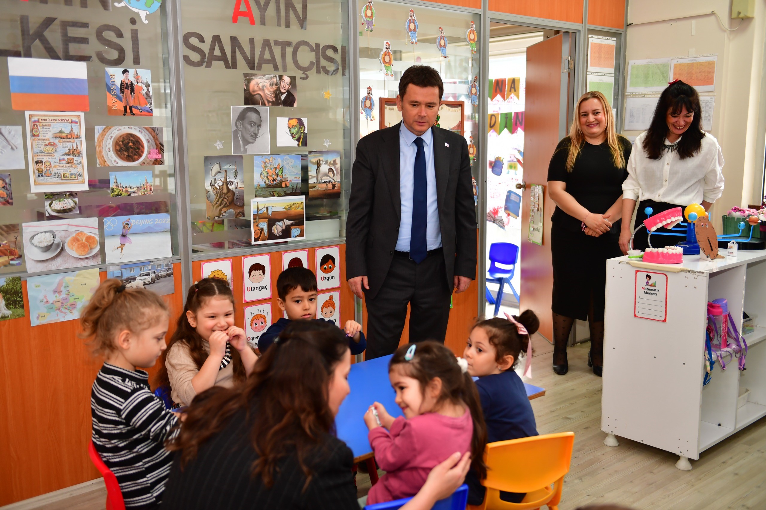 Başkan Erkan Aydın'dan çocuklara bayram ziyareti