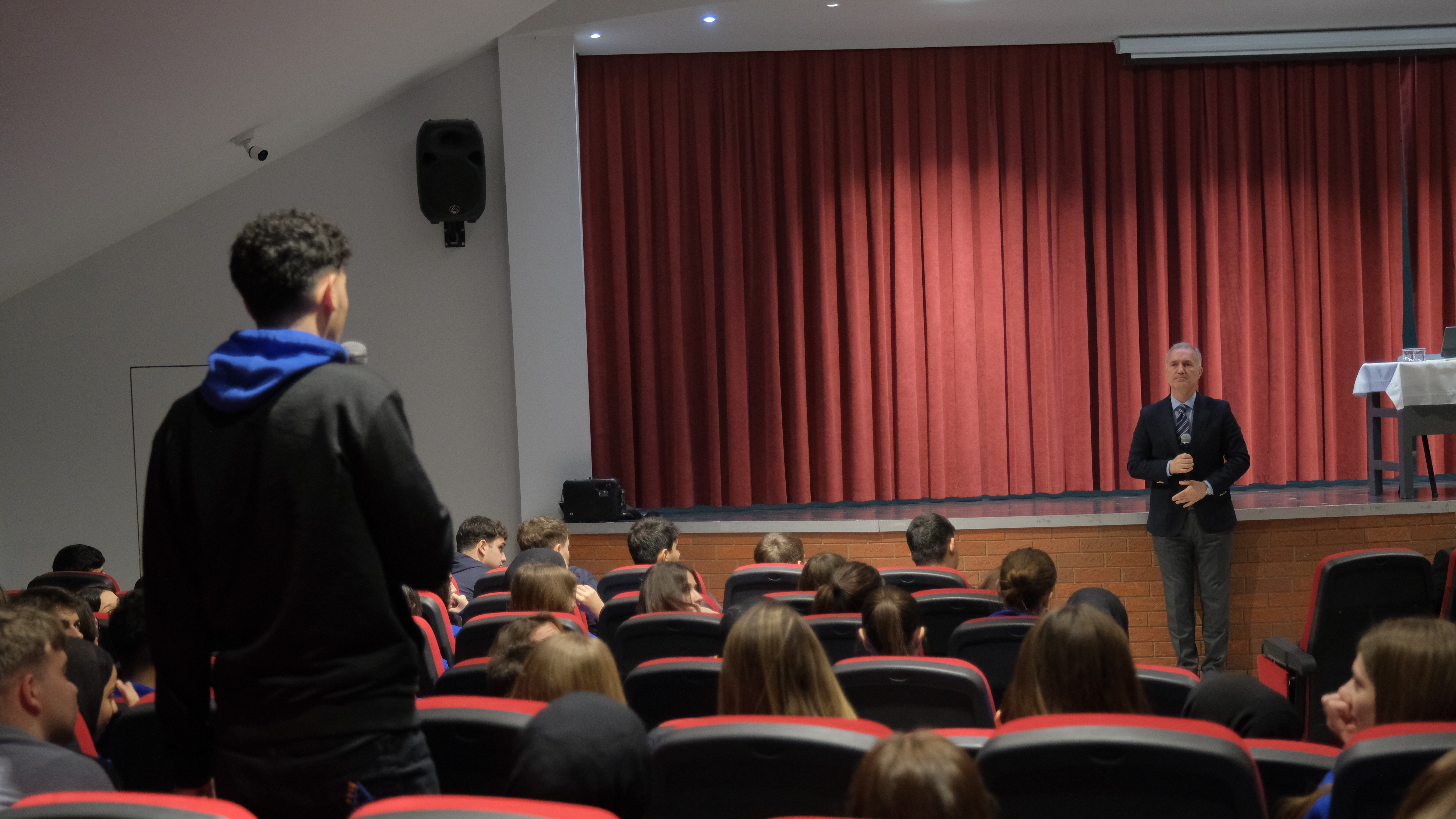 Başkan Taban Gençlere Kulak Veriyor