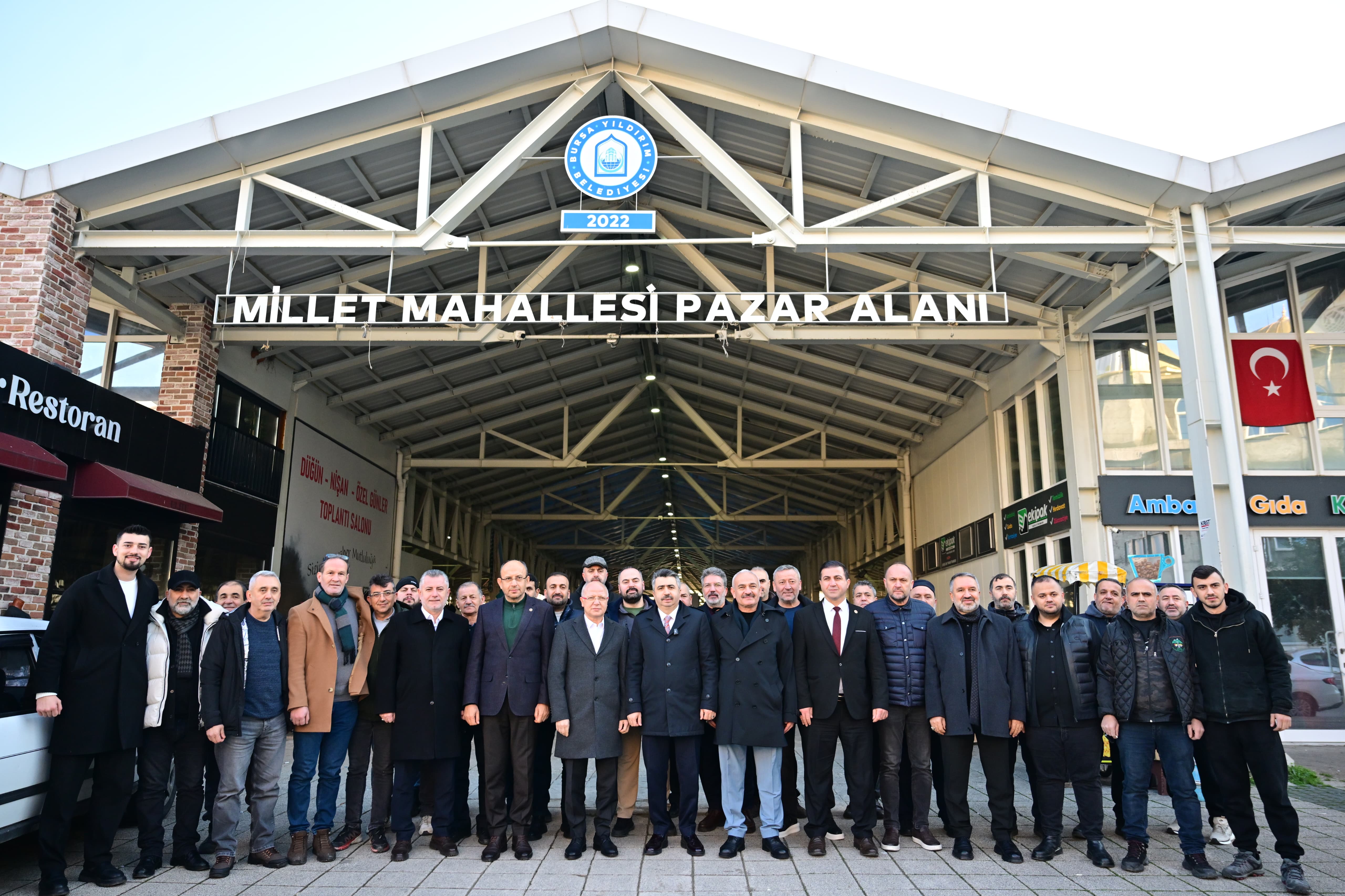 Başkan Yılmaz Millet Mahallesi pazar esnafı ile buluştu