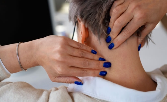 Boyunda fark edilen şişlikler ciddiye alınmalı