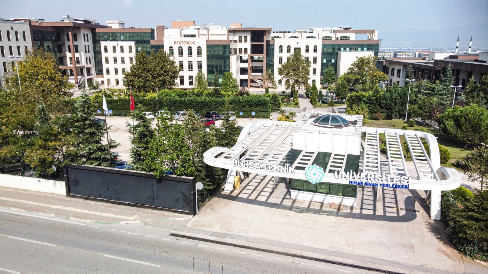 BTÜ'nün iki mühendislik bölümüne MÜDEK akreditasyonu