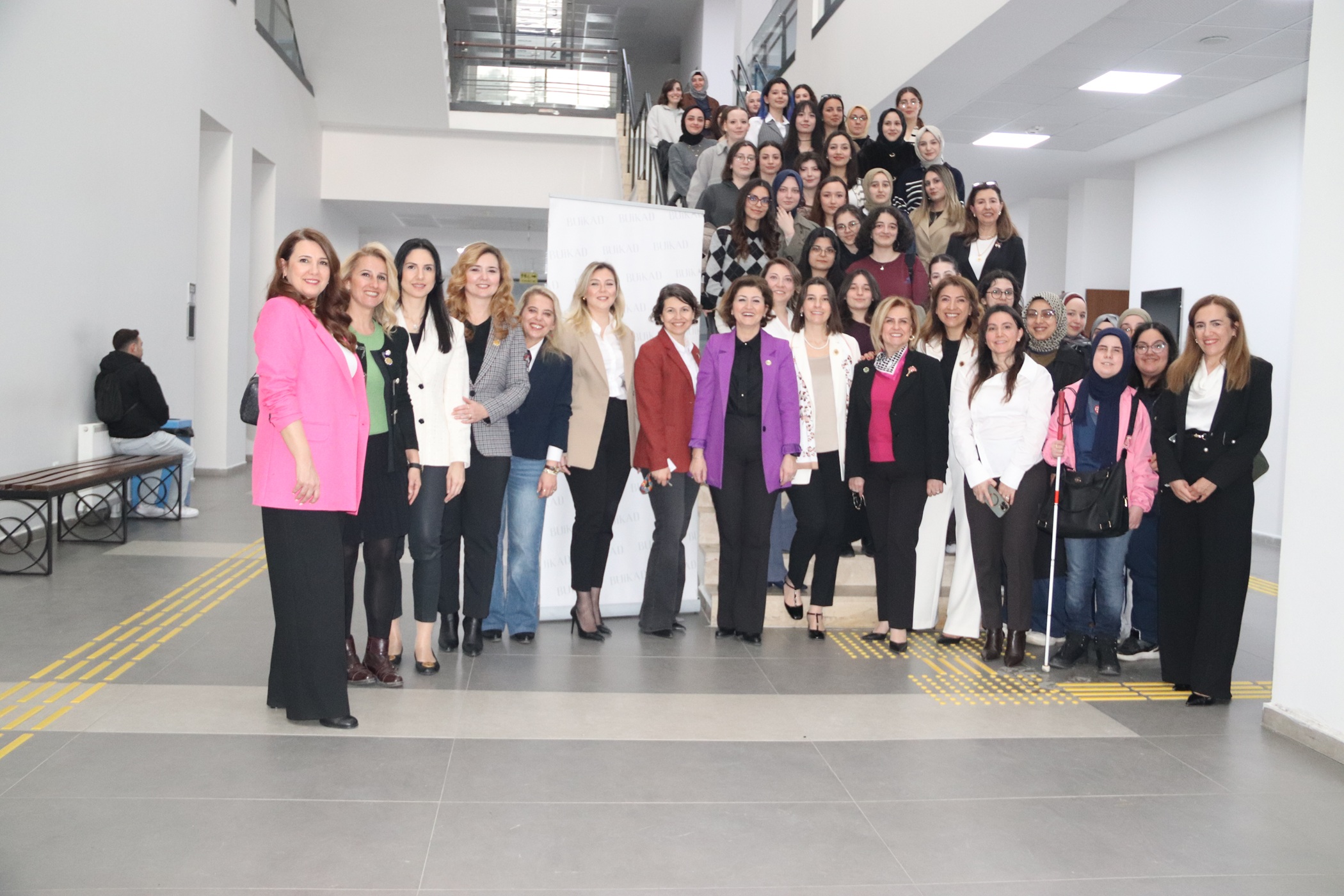 BUİKAD kadınları dijital dönüşüme hazırlıyor