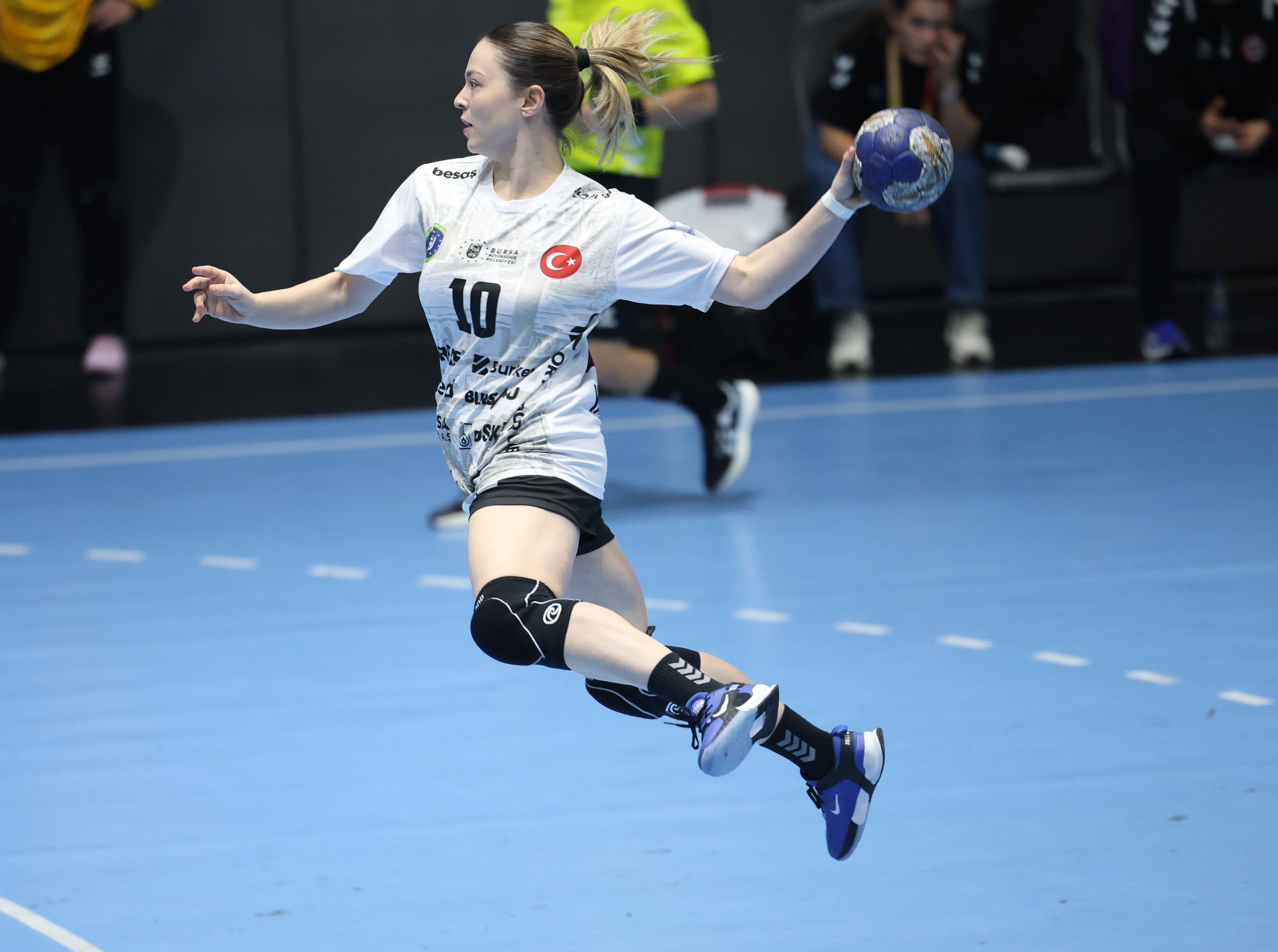 Bursa Büyükşehir Belediyespor Avrupa Kupası'nda yarı finale yükseldi