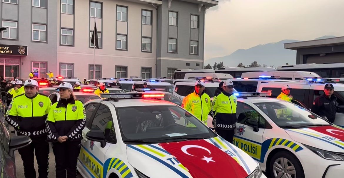 Bursa Emniyeti araç filosunu güçlendirdi: 119 yeni araç teslim edildi