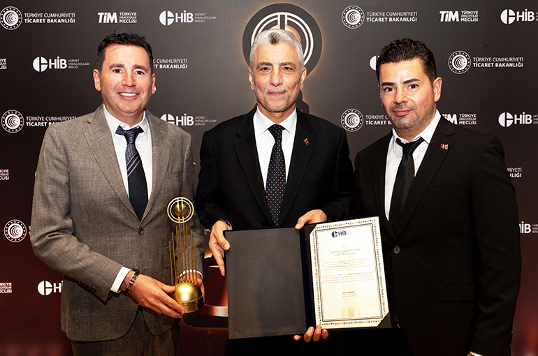 Bursa Kebap Evi'ne ‘Hizmet İhracatı Şampiyonu' ödülü