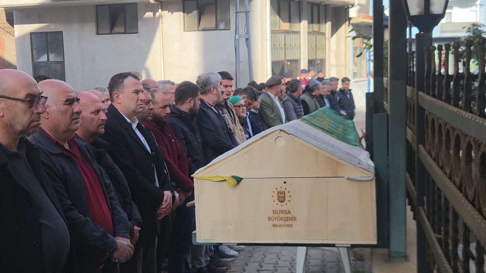 Bursa Orhangazi’de Silahlı Kavgada Ölen Baba ve Oğlu Toprağa Verildi