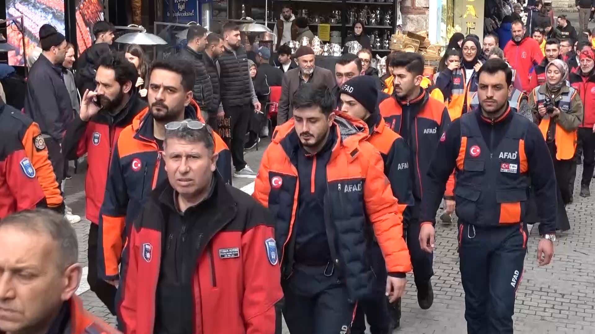 Bursa’da 6 Şubat şehitleri için sessiz yürüyüş