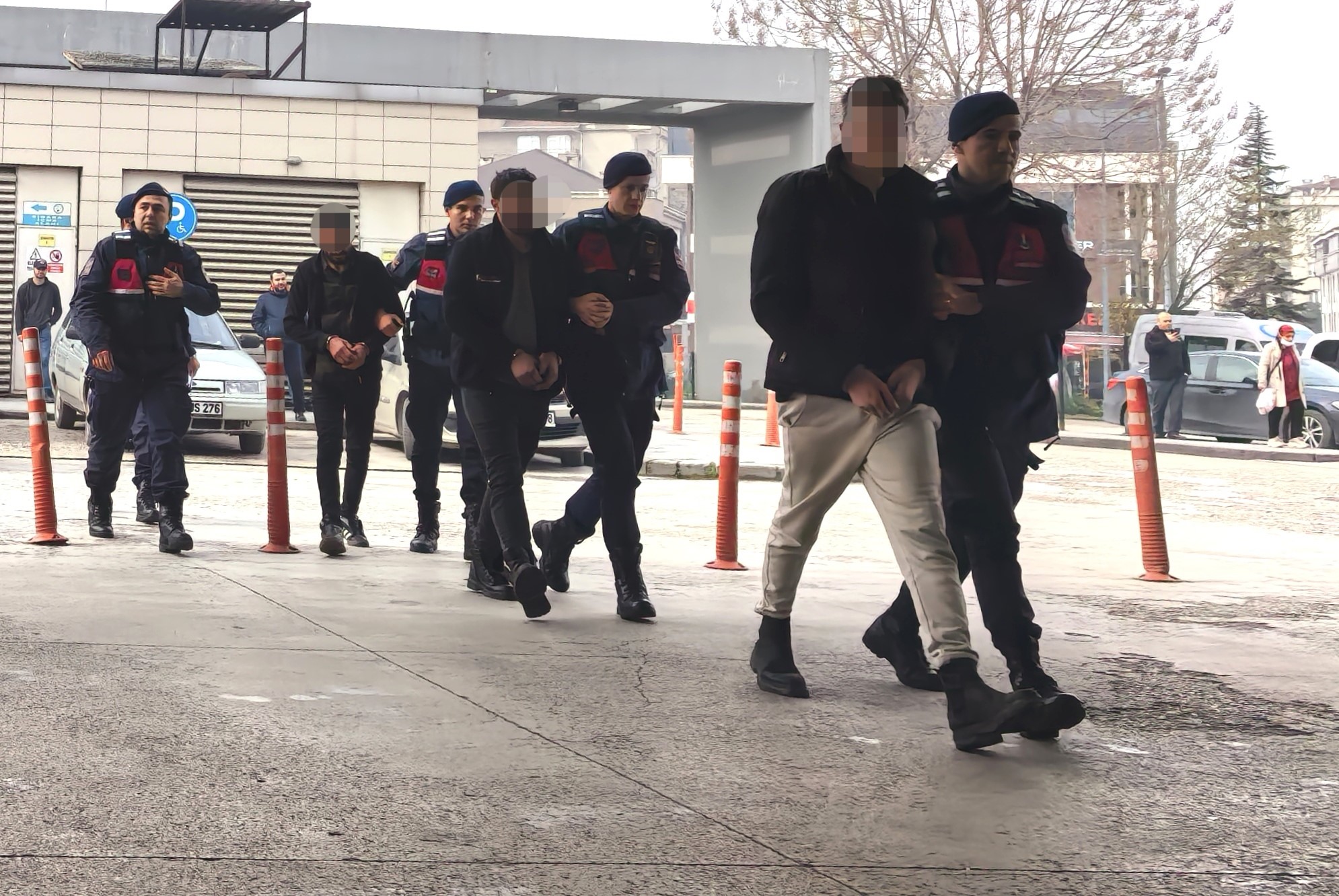 Bursa'da 7 bağ evini soyan şüpheliler JASAT'tan kaçamadı