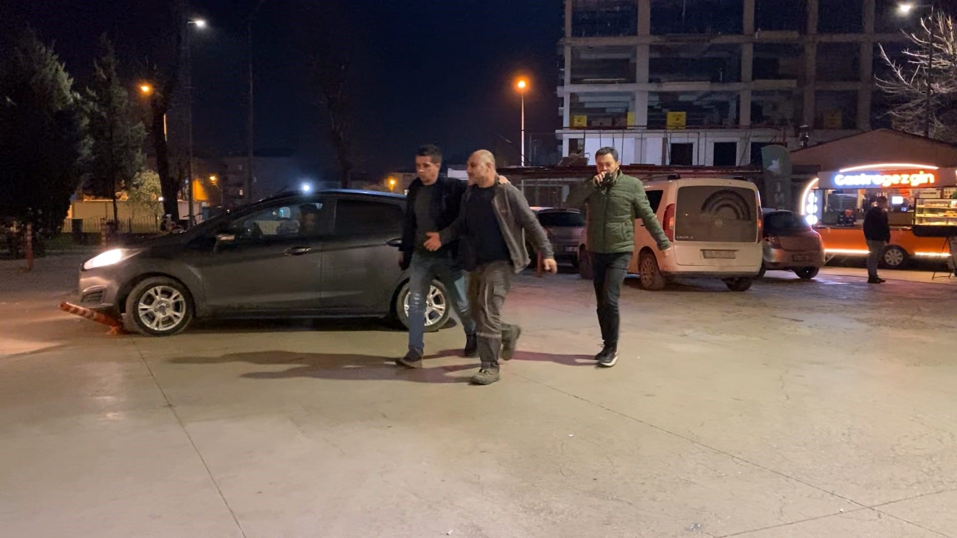 Bursa'da alacak-verecek kavgası kanlı bitti, enişte dehşet saçtı