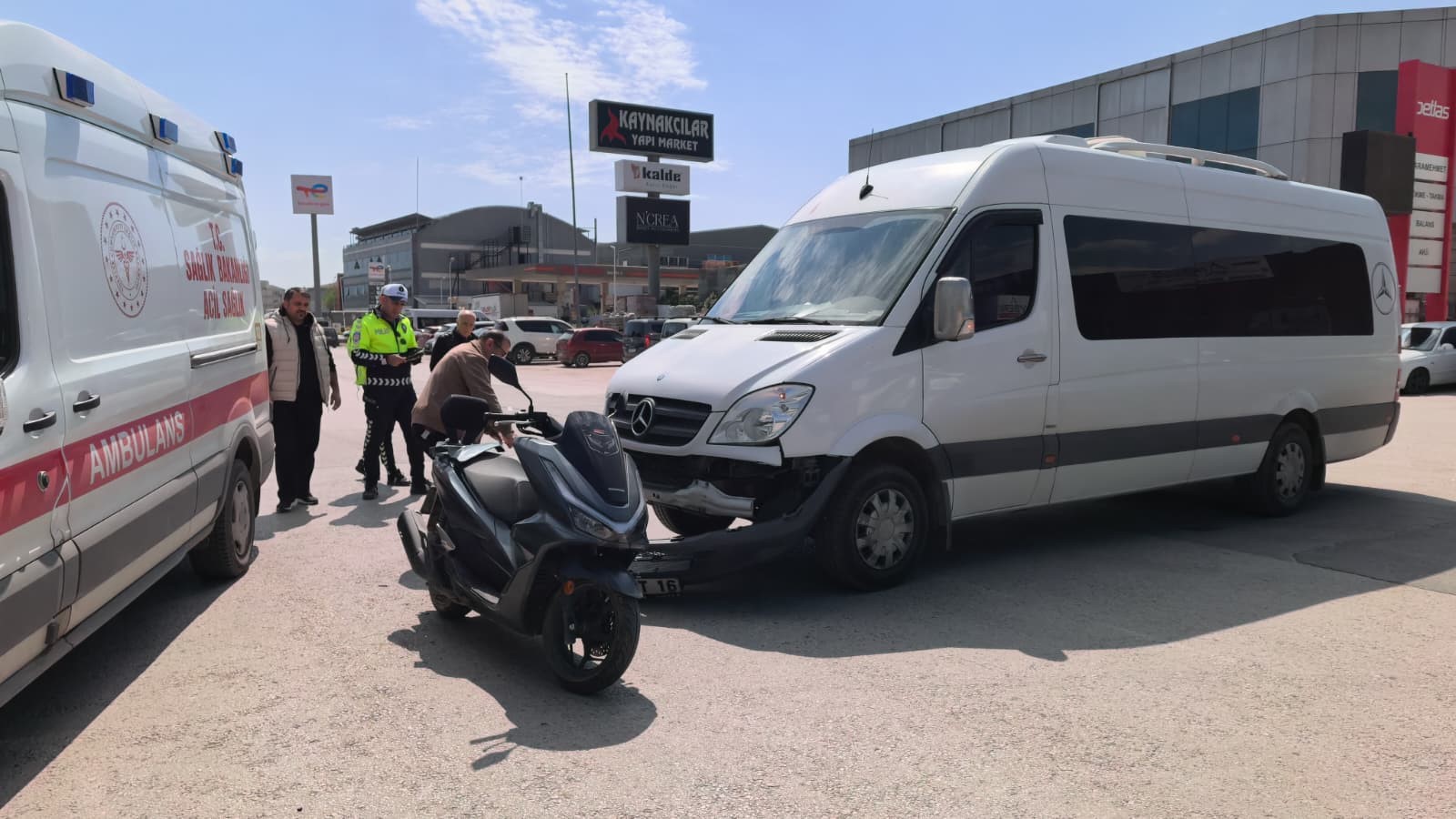 Bursa'da baba ve kızı motosiklet kazasında yaralandı