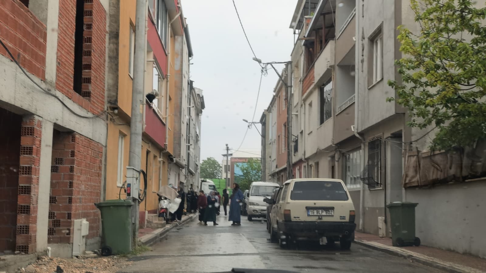 Bursa'da balkondan düşen kadın ağır yaralandı
