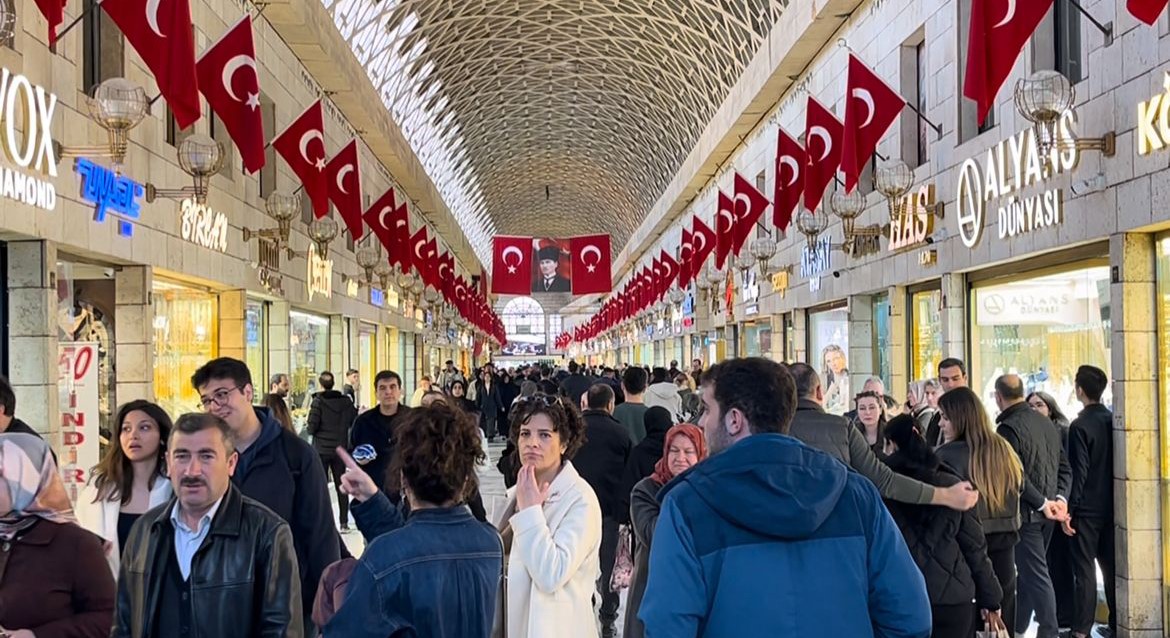 Bursa'da bayram hareketliliği çarşılara yansıdı