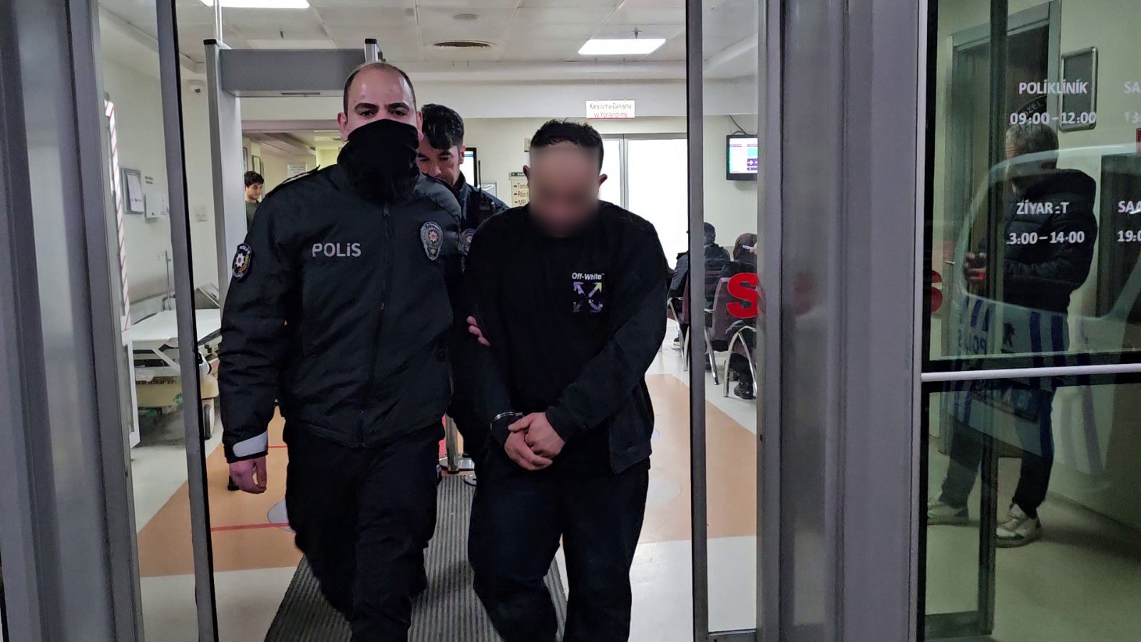 Bursa'da bekçilerin zor anları: Kaçtı, Isırdı, Yakalandı!