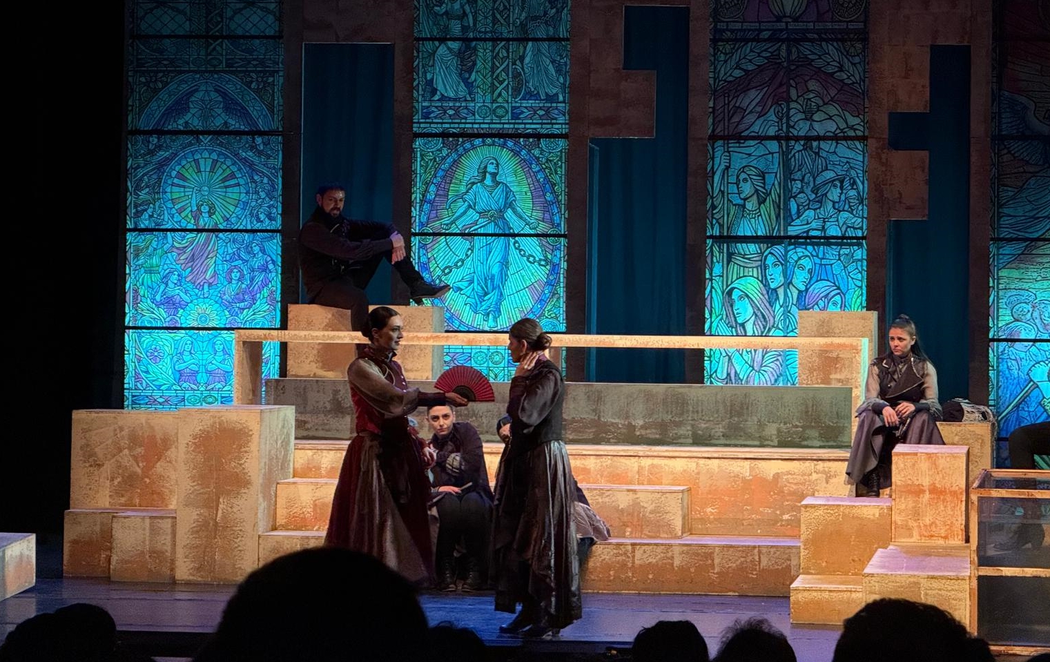 Bursa'da "Bernarda" oyunu sahnelendi