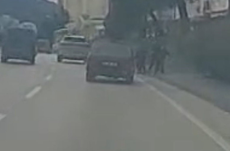 Bursa'da bir sürücü çocukların üzerine araç sürdü