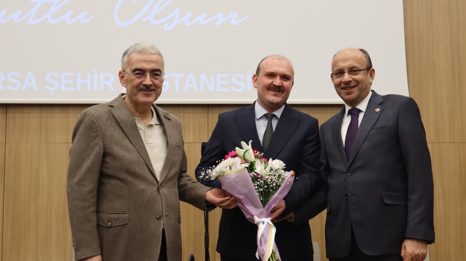 Bursa’da Bir Yılda 3 Bin 766 Ameliyat yapan doktora ödül!