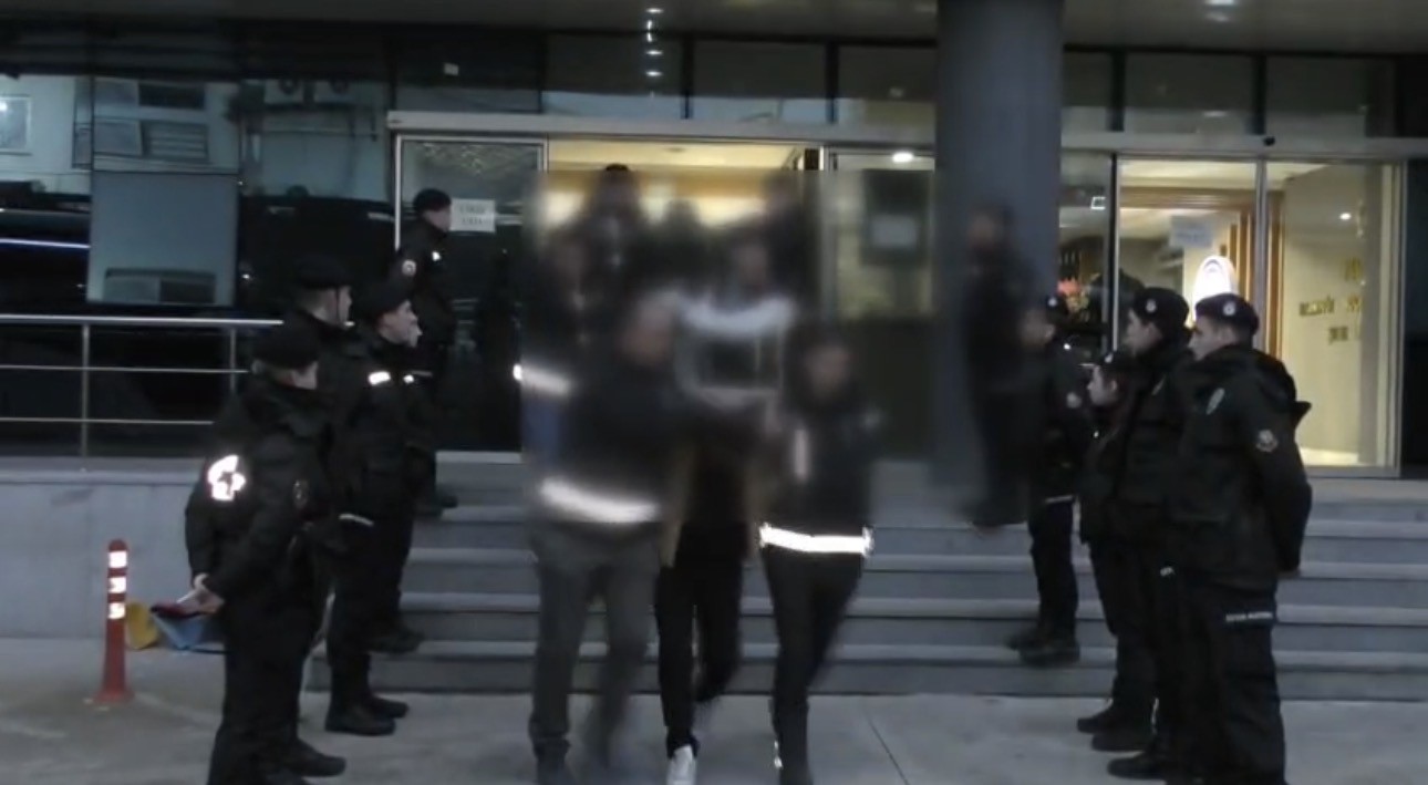 Bursa'da dev uyuşturucu operasyonu : 102 kişi yakalandı, 84 kişi tutuklandı