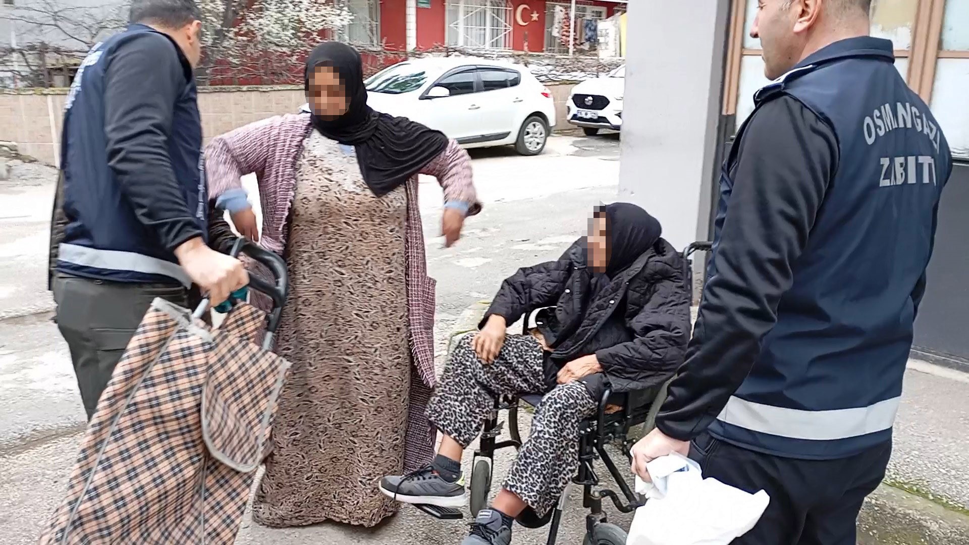 Bursa'da dilencilere maneviyat operasyonu