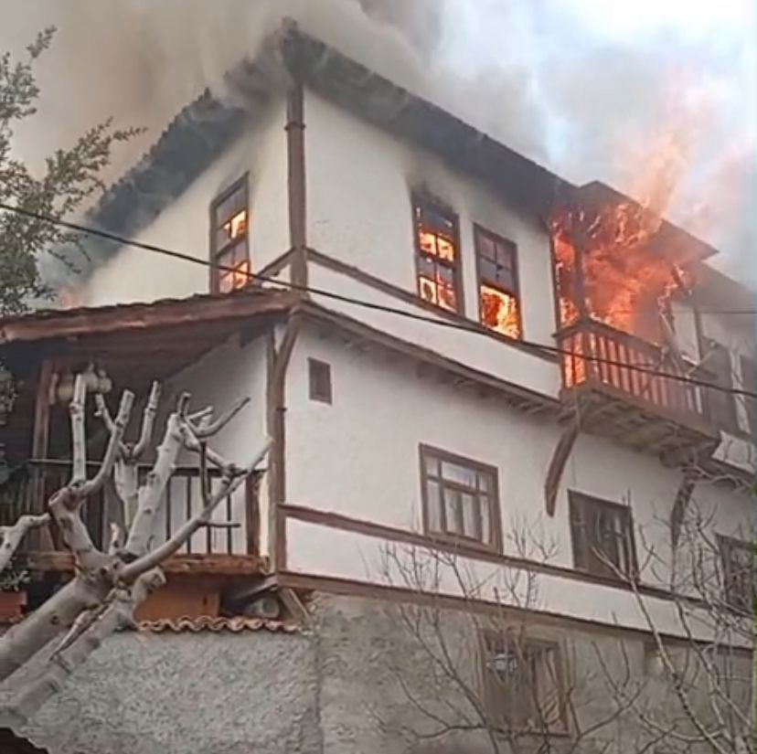 Bursa'da evde çıkan yangın söndürüldü